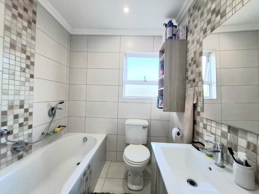3 Bedroom Property for Sale in Nahoon Valley Park Eastern Cape